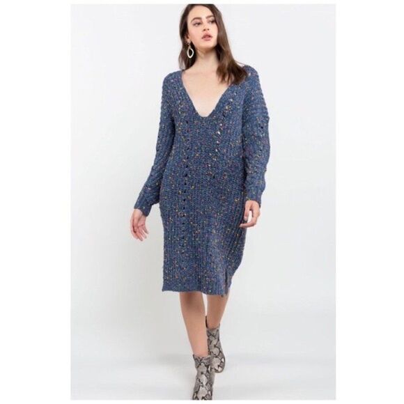 CHENILLE v-Neck sweater dress in indigo - Picture 4 of 10